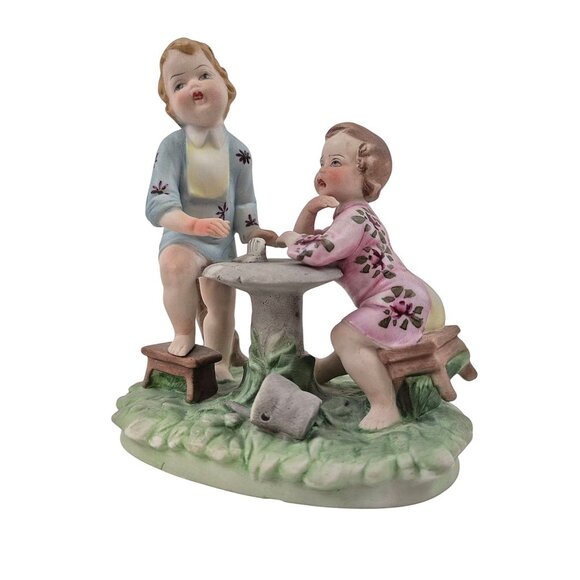 Vintage Works of Art Porcelain Figurine Two Children Playing Table Mario Benni - Picture 1 of 10